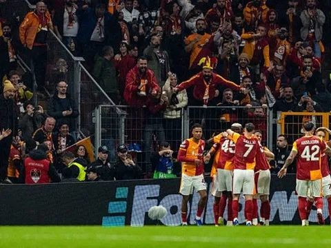 Galatasaray ghi điểm lớn với CĐV khuyết tật Liverpool
