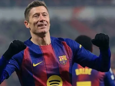 Robert Lewandowski là vũ khí bí mật của Barca trước Newcastle