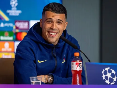 Porro giải thích vụ đấm ghế, phủ nhận mâu thuẫn với Tudor