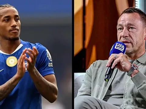 John Terry ví Joao Pedro với huyền thoại Didier Drogba
