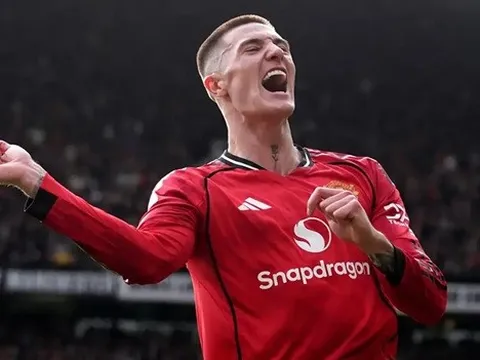 Sesko đoạt giải Cầu thủ hay nhất tháng 2 của PFA