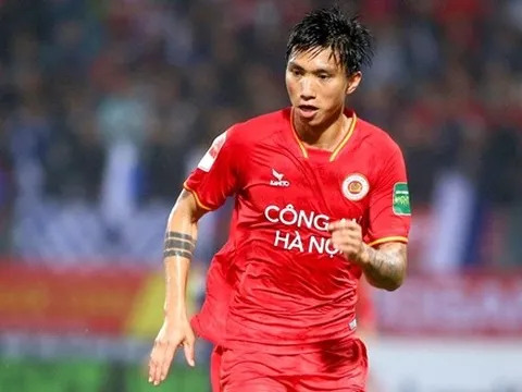 Văn Hậu hồi sinh làm mũi khoan hoàn hảo cho thầy Kim