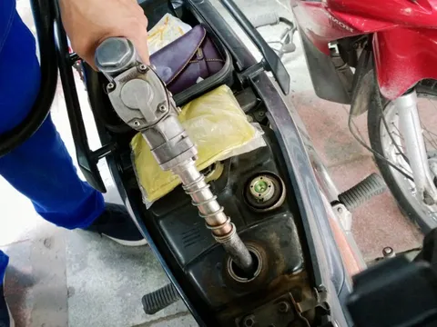 5 mẹo đổ xăng thông minh, tiết kiệm, tăng độ bền của xe