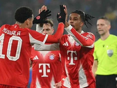 Bayern đặt một chân vào tứ kết sau màn hủy diệt Atalanta