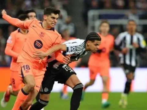 Sao Barca choáng ngợp trước lối đá pressing của Newcastle