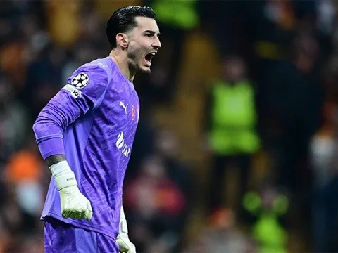 Bức tường thép Ugurcan khiến Arne Slot phải ôm hận