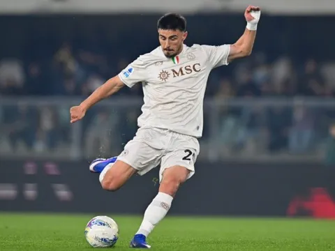 Thay Casemiro, MU nhắm chiêu mộ "trò cưng" của Conte