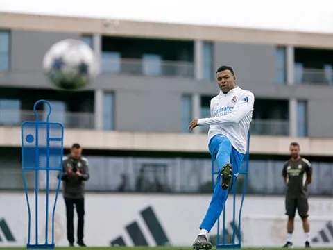 HLV Arbeloa chốt khả năng Mbappe đấu Man City