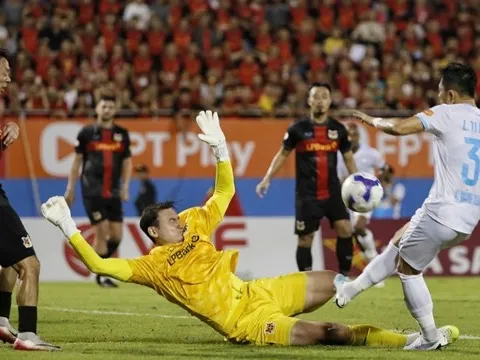 HLV Kim Sang-sik đang xây "tháp canh" khổng lồ cho tuyển Việt Nam