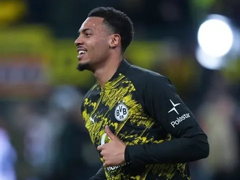 Dortmund trói chân thành công Nmecha, gieo sầu cho Man Utd