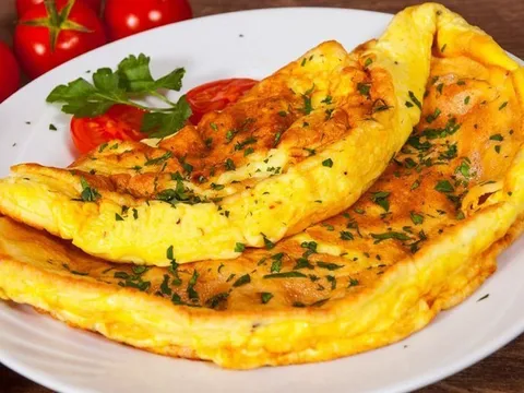 Cách rán trứng ngon tơi xốp ăn không ngán