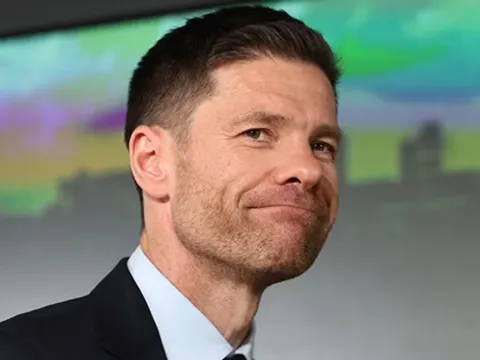 Romano lên tiếng vụ Xabi Alonso thay Slot tại Liverpool