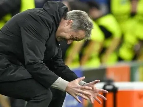 HLV Leverkusen tố trọng tài cướp chiến thắng trước Arsenal