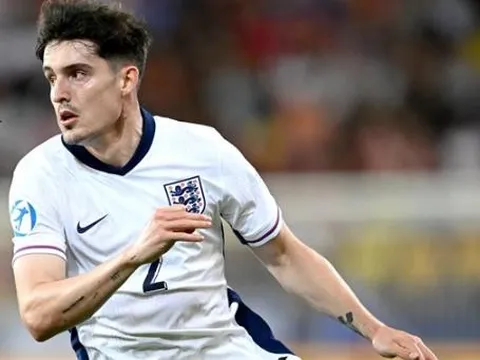 Tin đồn chuyển nhượng sáng 12/3: MU muốn có "đá tảng" Forest; Arsenal tăm tia Livramento