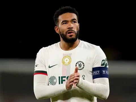 James bảo vệ Jorgensen bằng lý do chiến thuật trước PSG