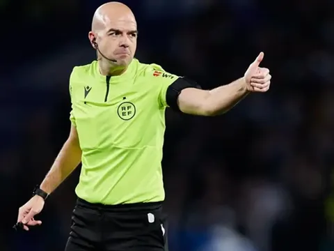 Vinicius ngã vờ, Diaz mất oan 11m trước Man City?