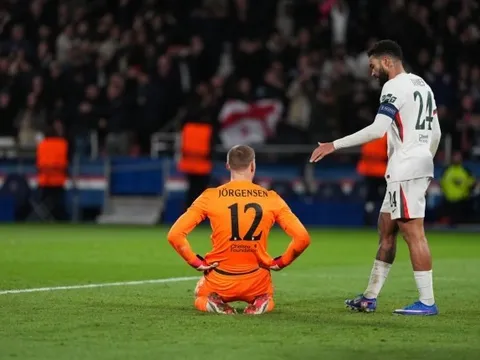 Jorgensen phớt lờ Reece James, cự tuyệt tri ân CĐV