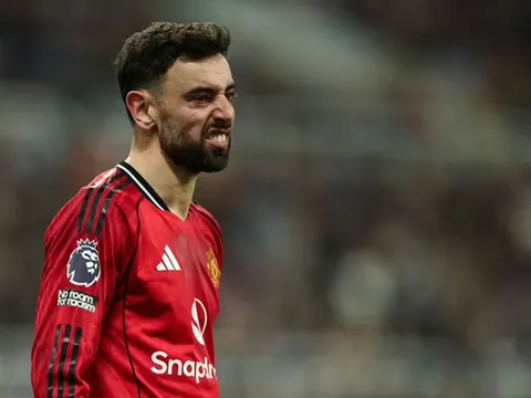 Ngoại hạng Anh thảm bại đe dọa vé Cúp C1 của MU