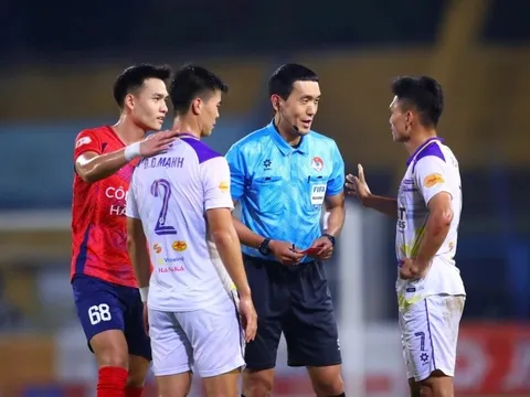 Trọng tài K League cầm còi trận cầu đinh Ninh Bình và CAHN
