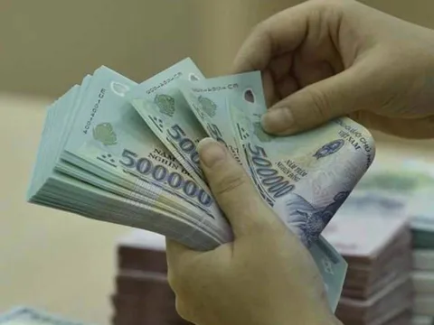 Bảng lương viên chức dự kiến từ 1/7: Tăng lương cơ sở, thu nhập thay đổi thế nào?