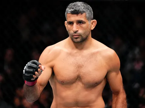 Vận đen đeo bám Beneil Dariush: Đối thủ rút lui, tương lai tại UFC 327 trở nên mờ mịt