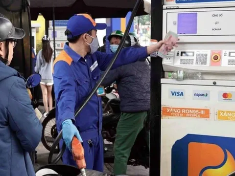 Giá xăng dầu hôm nay 12/3: Xăng dầu trong nước đồng loạt giảm