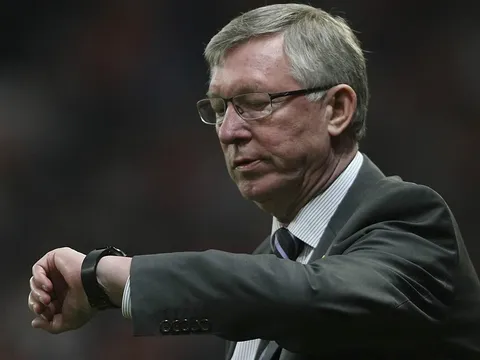 Cách Sir Alex biến thời gian thành vũ khí tâm lý hủy diệt đối thủ