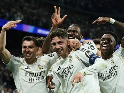 Valverde bước ra ánh sáng nhấn chìm Man City