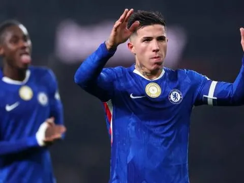 Trượt vé Cúp C1, Chelsea nguy cơ mất Enzo vào tay PSG