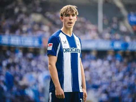 Lý do Arsenal, MU chiếm ưu thế vụ "thần đồng" Eichhorn