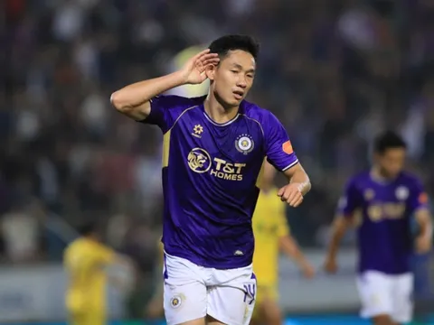 Hà Nội đè bẹp SLNA 3-0 trong ngày Hai Long rực sáng