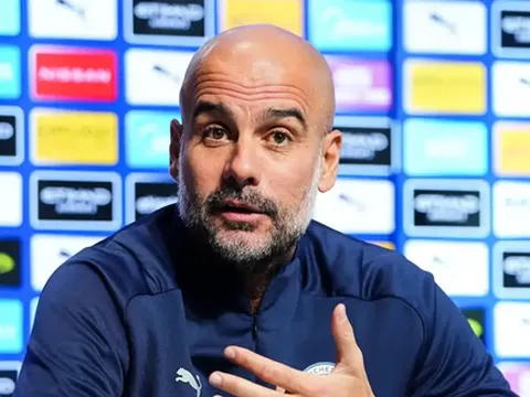 Pep cảnh báo Man City nguy cơ "trao cúp" cho Arsenal