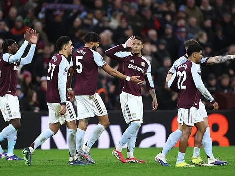 Khủng hoảng tài chính đe dọa mùa hè của Aston Villa