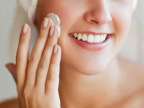 7 thành phần dưỡng ẩm giúp phục hồi làn da khô hiệu quả