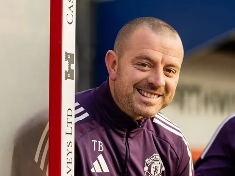 Giải mã Travis Binnion, người đứng sau sự hồi sinh của Sesko