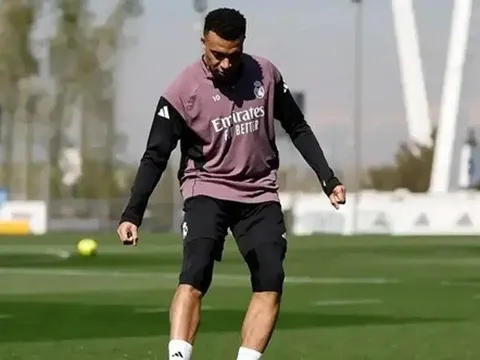 Mbappe nghỉ trận Elche để dưỡng sức đấu Man City