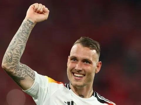 Man Utd dự chi 30 triệu bảng để chiêu mộ David Raum