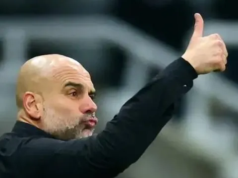 Sau 4 năm chờ đợi, Pep Guardiola mới đoạt giải HLV của tháng
