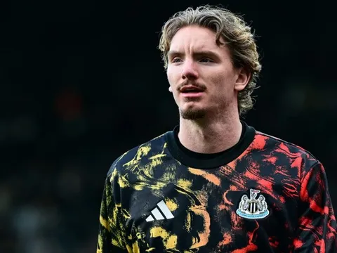 Newcastle không sai khi kiên nhẫn với Nick Woltemade