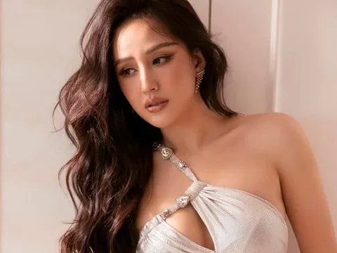 Mai Phương Thuý xuât hiện với diện mạo khác lạ