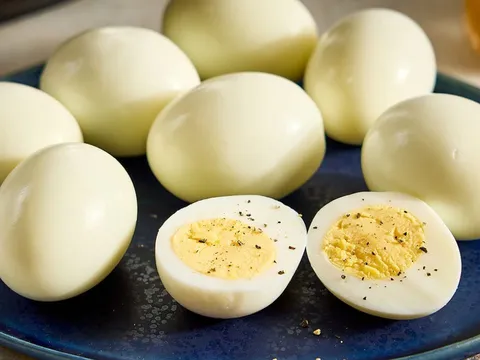 Trứng dễ ăn và lành tính nhưng có 5 nhóm người nên hạn chế ăn