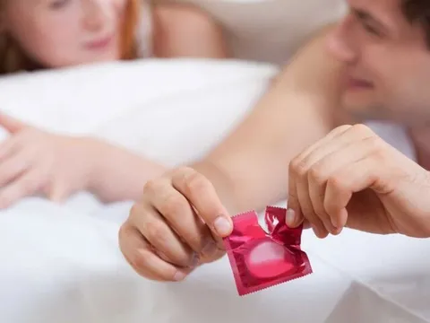 Tránh thai kỹ lưỡng vẫn dính bầu, đi một vòng kiểm tra, cặp đôi tá hỏa phát hiện "thủ phạm" ở ngay trong nhà