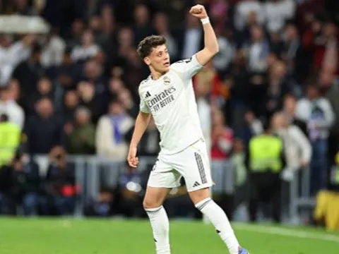 Arda Guler lập siêu phẩm 60m giúp Real Madrid đè bẹp Elche