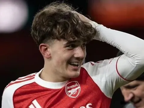 Tin vào trực giác, Arteta tạo ra kỷ lục gia 16 tuổi cho Arsenal