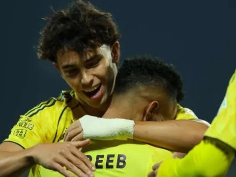 Felix rực sáng, Al Nassr đè bẹp Al Khaleej trong ngày vắng Ronaldo