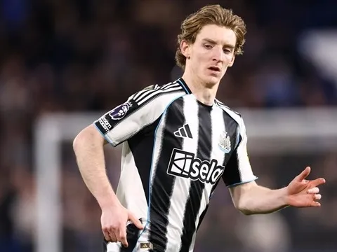 Anthony Gordon chỉ ra lỗi chiến thuật khiến Chelsea thua Newcastle