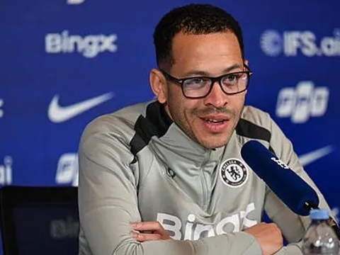 Liam Rosenior chỉ trích trọng tài sau trận thua Newcastle