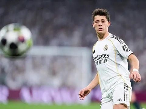 Arda Guler và vũ điệu của những khẩu đại bác tại Bernabeu