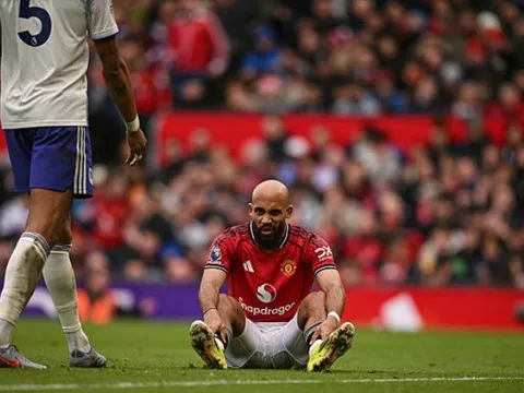 MU nhận tin dữ từ Mbeumo sau chiến thắng trước Aston Villa