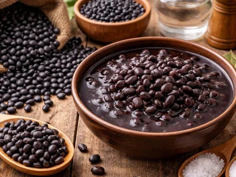 5 cách nấu đậu đen nhanh nhừ, hạt bở tơi mà không mất nhiều thời gian